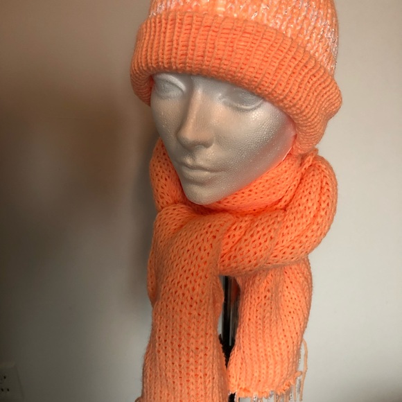 Knitted hats and scarf set. Handmade. - Picture 7 of 8
